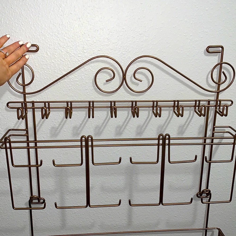 Jewelry Rack - Picture 2 of 3